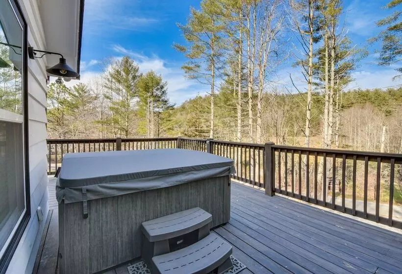 Luxe Highlands Haven W/ Fire Pit + Hot Tub!