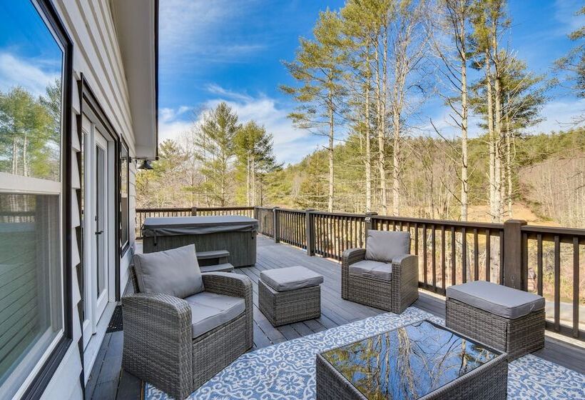 Luxe Highlands Haven W/ Fire Pit + Hot Tub!