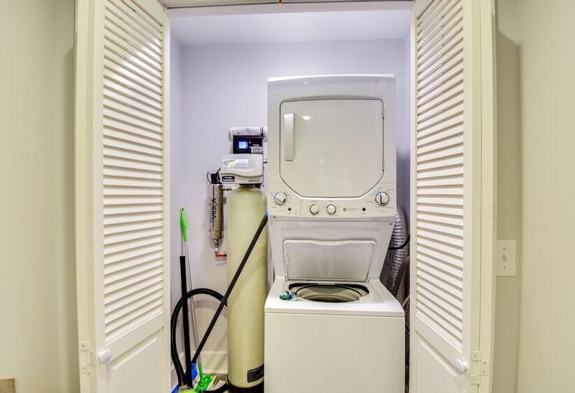 Luxe Highlands Haven W/ Fire Pit + Hot Tub!