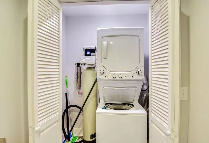 Luxe Highlands Haven W/ Fire Pit + Hot Tub!