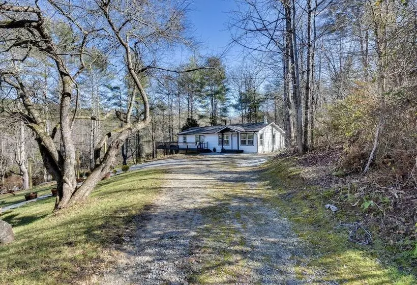 Luxe Highlands Haven W/ Fire Pit + Hot Tub!