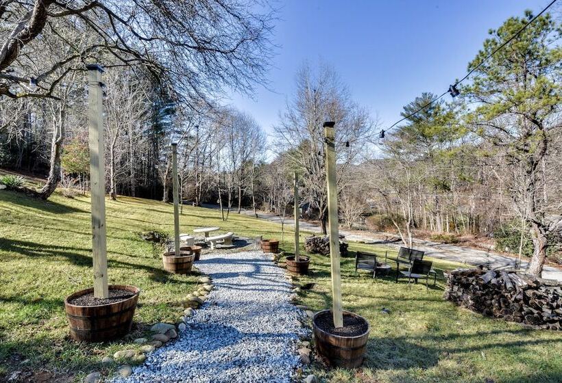 Luxe Highlands Haven W/ Fire Pit + Hot Tub!