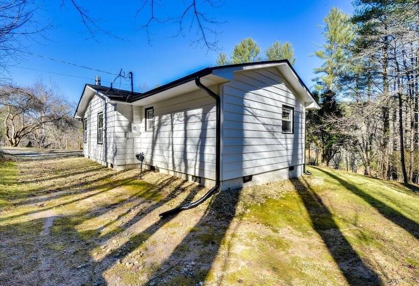 Luxe Highlands Haven W/ Fire Pit + Hot Tub!