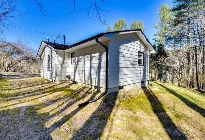 Luxe Highlands Haven W/ Fire Pit + Hot Tub!