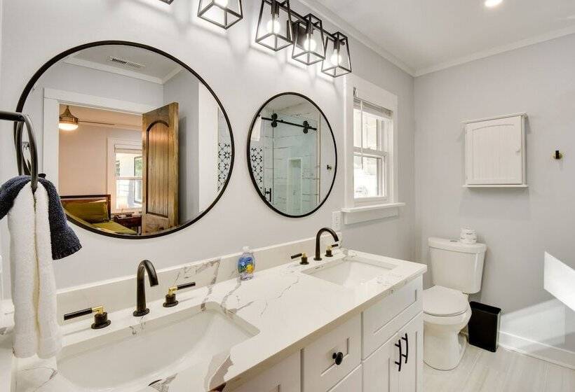 Luxe Highlands Haven W/ Fire Pit + Hot Tub!