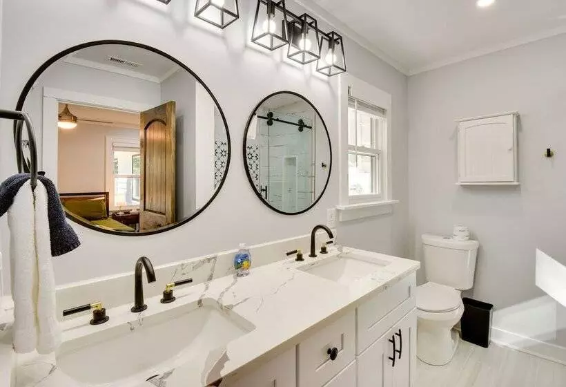 Luxe Highlands Haven W/ Fire Pit + Hot Tub!