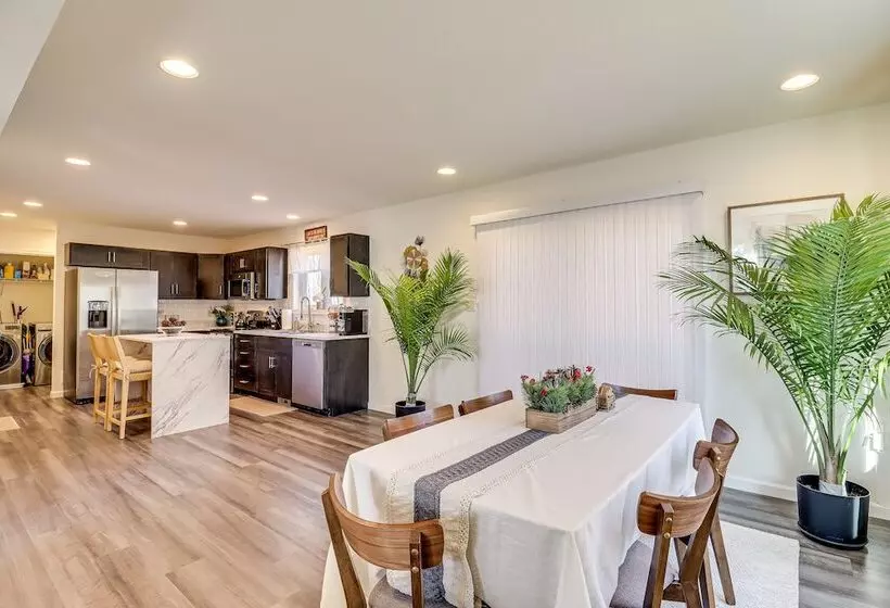 5 Mi To Lake: Modern Tobyhanna Retreat!