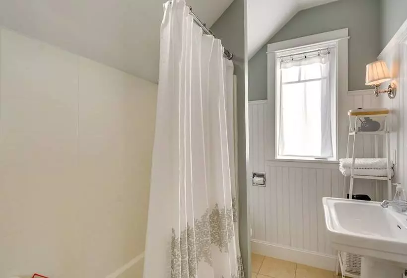 Oceanfront Moclips Retreat W/ Beach Access & View!