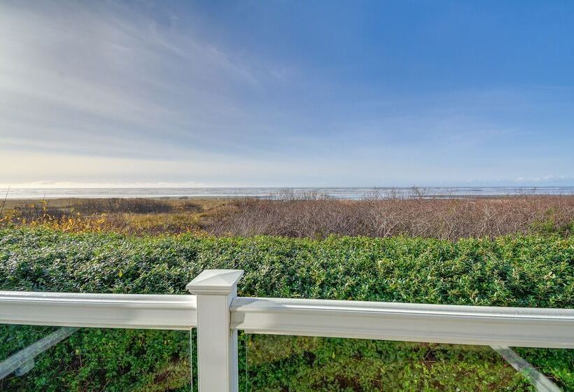 Oceanfront Moclips Retreat W/ Beach Access & View!