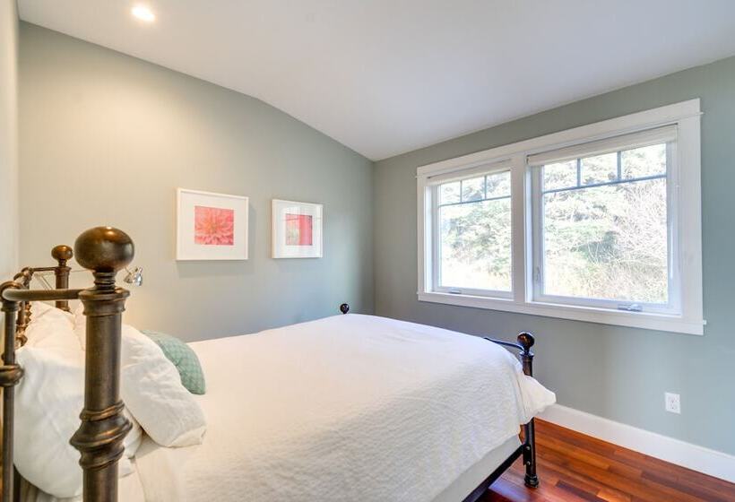 Oceanfront Moclips Retreat W/ Beach Access & View!