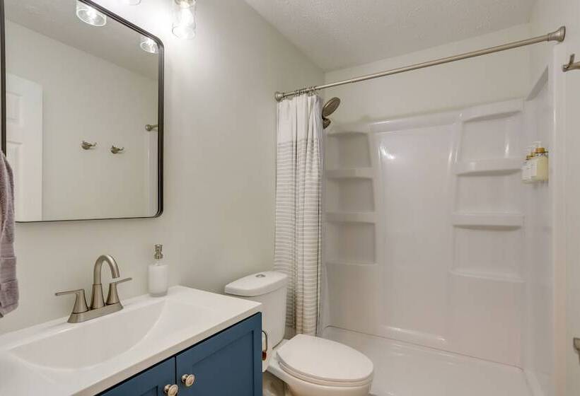 Ohio Escape Near Sports Force Parks & Cedar Point!