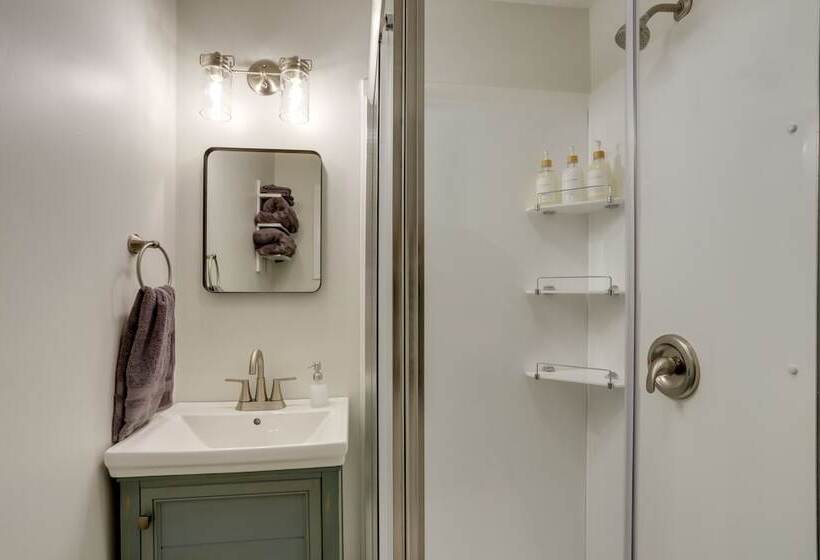 Ohio Escape Near Sports Force Parks & Cedar Point!