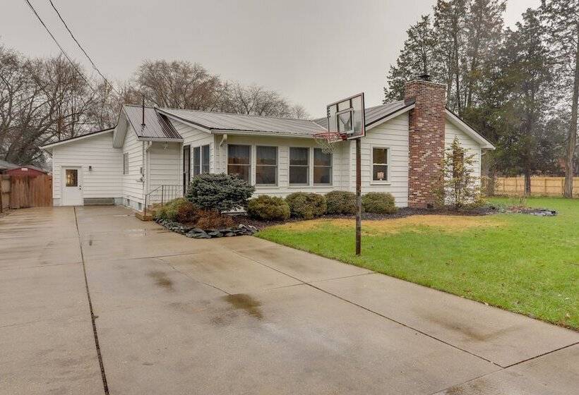 Ohio Escape Near Sports Force Parks & Cedar Point!