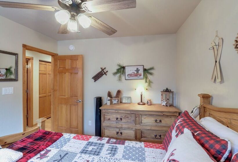 Overgaard Cabin W/ Gas Grill & Propane Fire Pit!