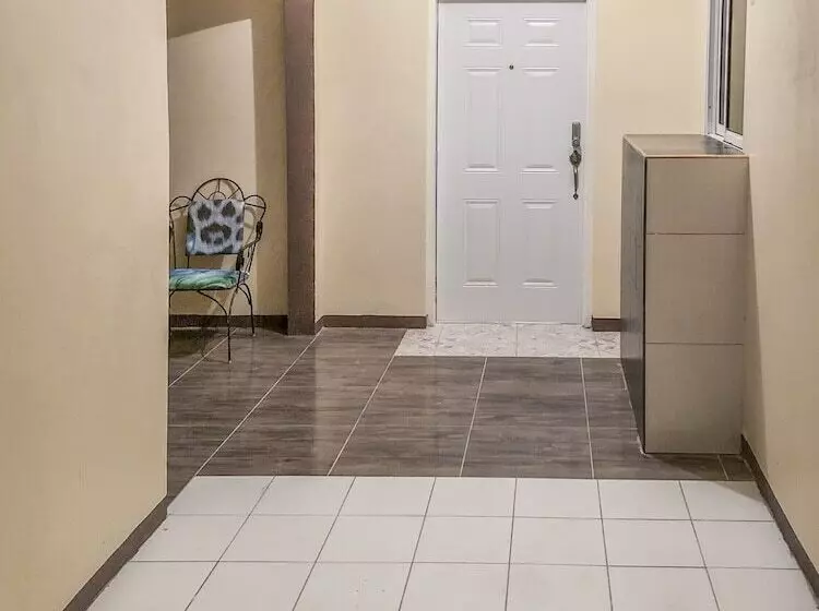 پانسیون Scarlett By The Sea