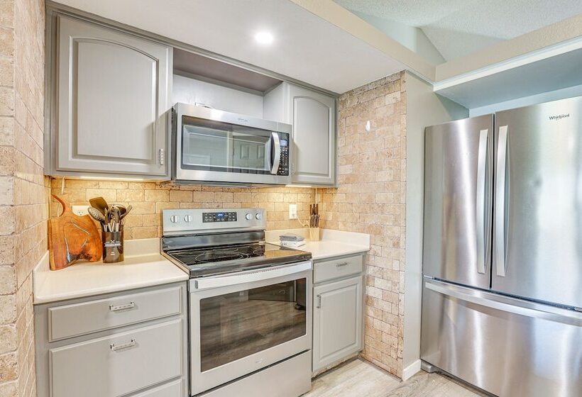 Peoria Home W/ Private Pool, Hot Tub, & Gas Grill!