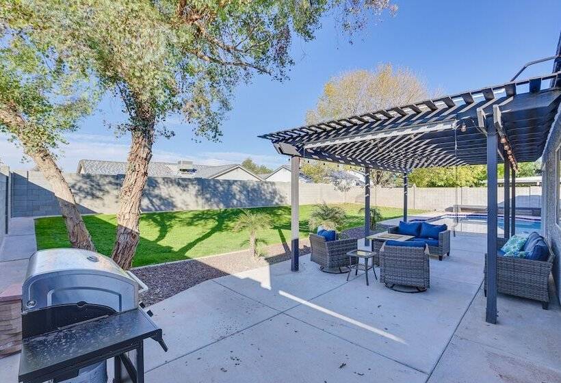 Peoria Home W/ Private Pool, Hot Tub, & Gas Grill!