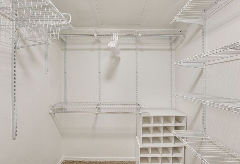 Peoria Home W/ Private Pool, Hot Tub, & Gas Grill!