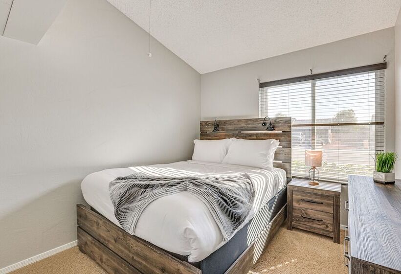 Peoria Home W/ Private Pool, Hot Tub, & Gas Grill!