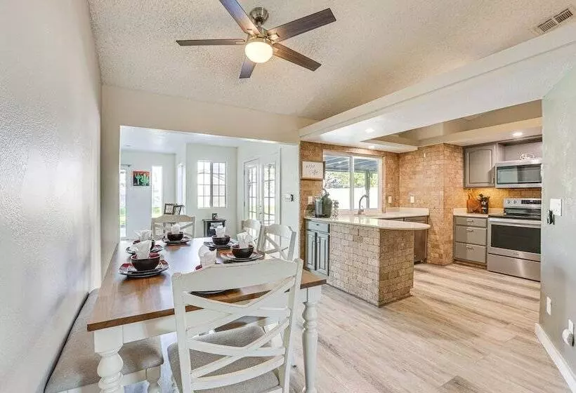 Peoria Home W/ Private Pool, Hot Tub, & Gas Grill!