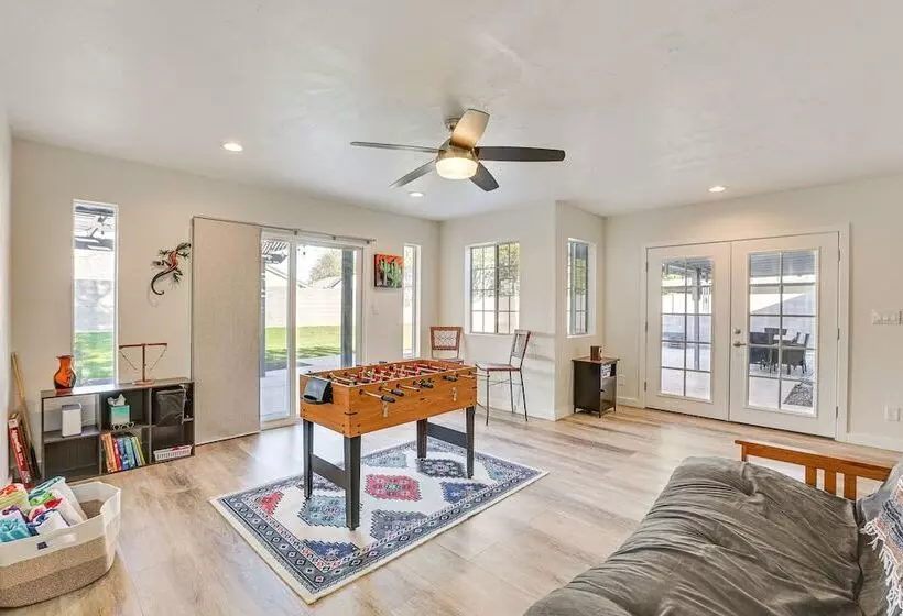 Peoria Home W/ Private Pool, Hot Tub, & Gas Grill!