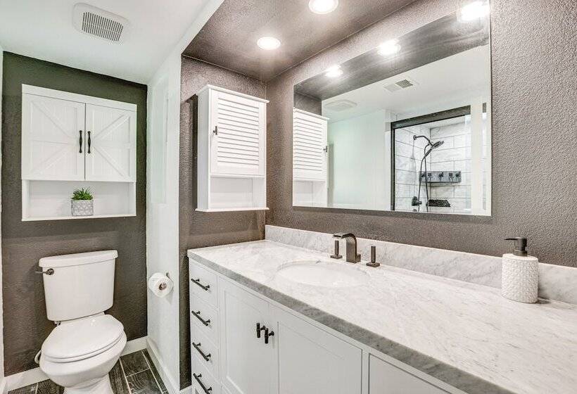 Peoria Home W/ Private Pool, Hot Tub, & Gas Grill!