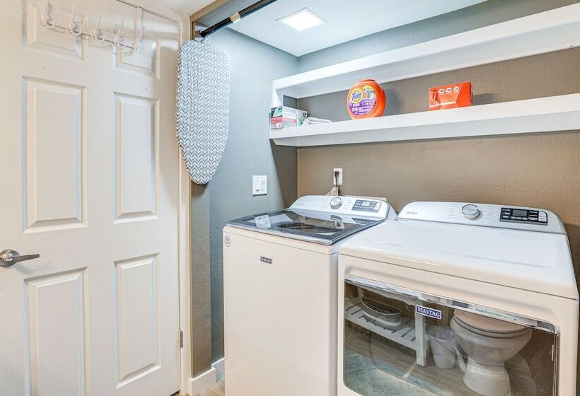 Peoria Home W/ Private Pool, Hot Tub, & Gas Grill!