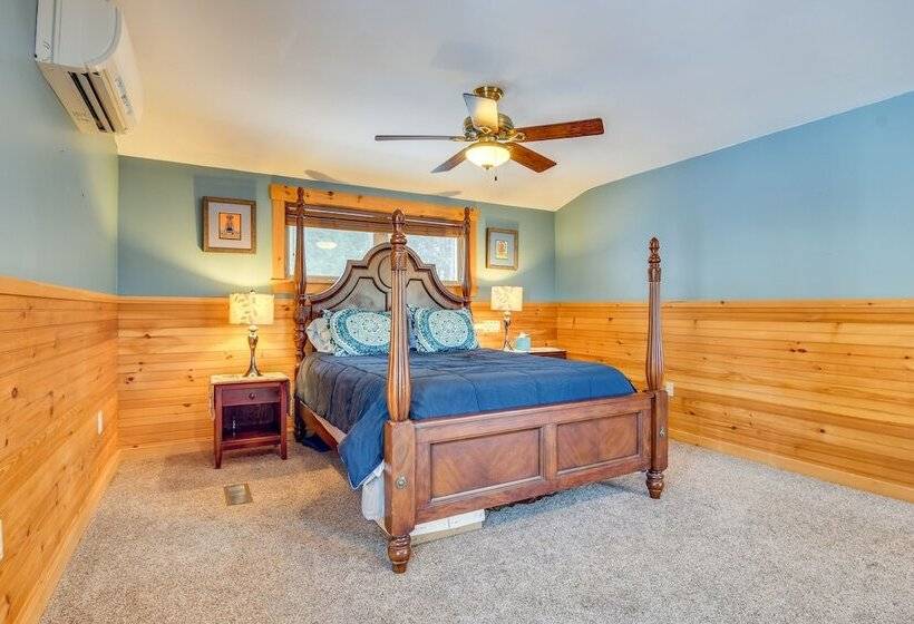 Pet Friendly Carthage Home With Fire Pit!