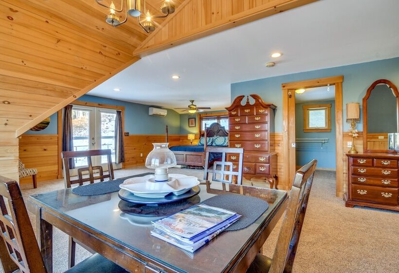 Pet Friendly Carthage Home With Fire Pit!