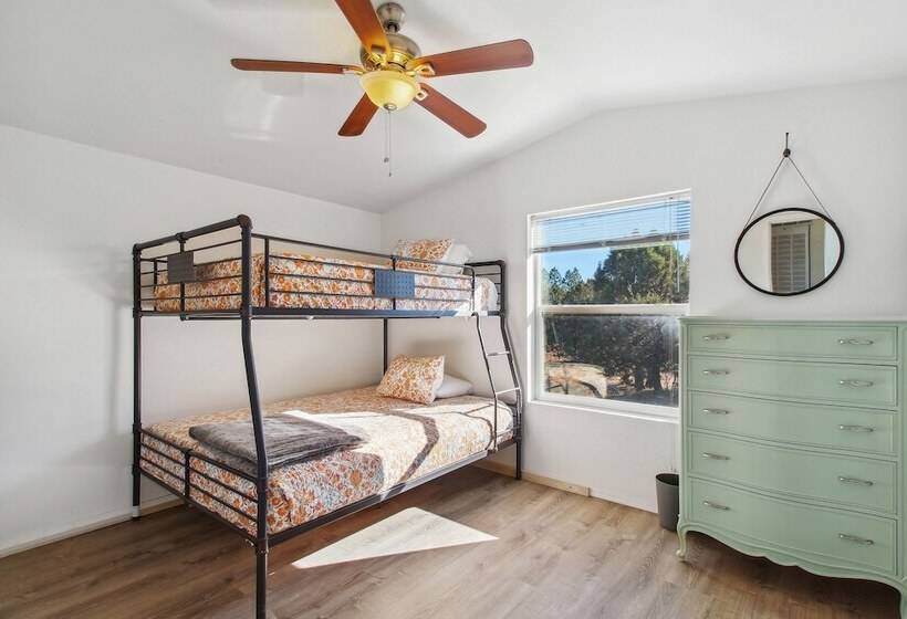 Pet Friendly Show Low Home With Large Backyard!