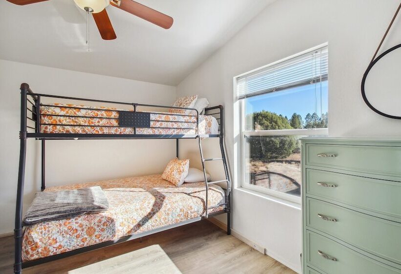 Pet Friendly Show Low Home With Large Backyard!