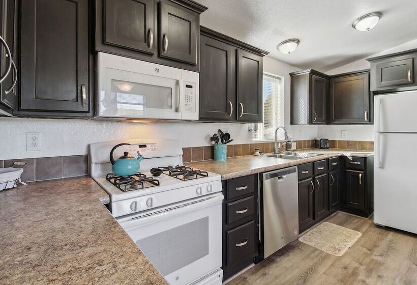 Pet Friendly Show Low Home With Large Backyard!