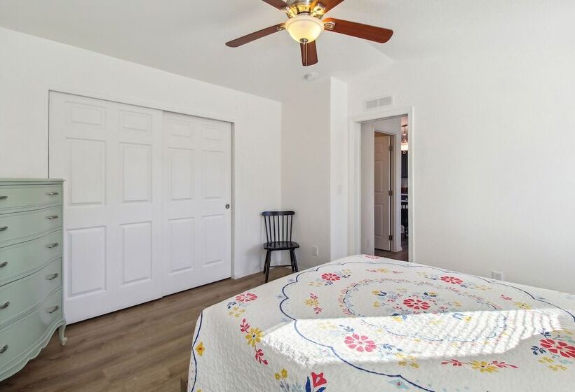 Pet Friendly Show Low Home With Large Backyard!