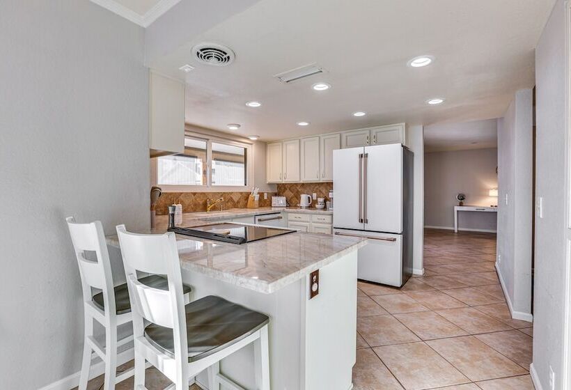 Pet Friendly Tempe Home W/ Private Hot Tub!