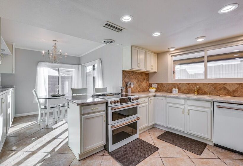 Pet Friendly Tempe Home W/ Private Hot Tub!