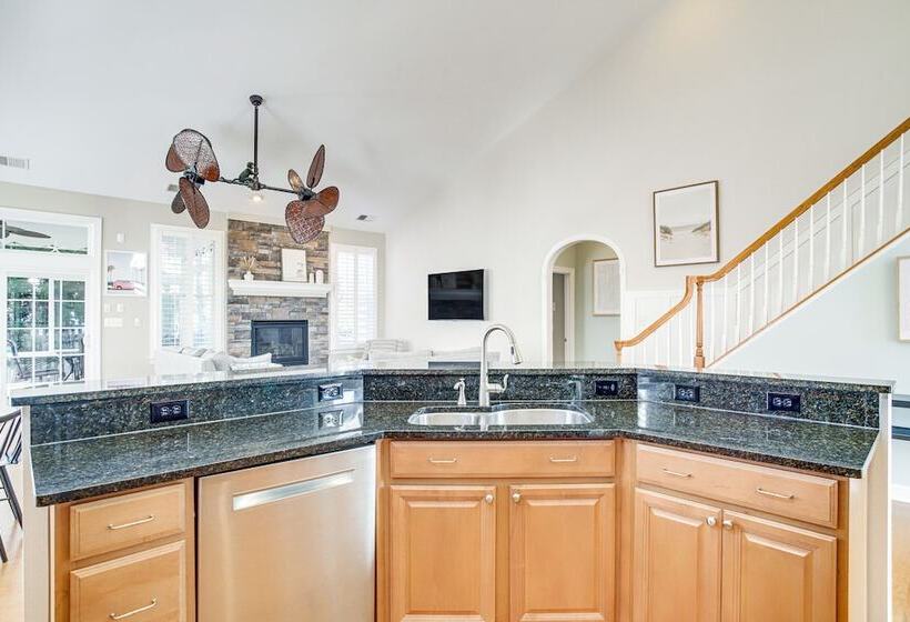 Family Friendly Rehoboth Beach Home W/ Hot Tub