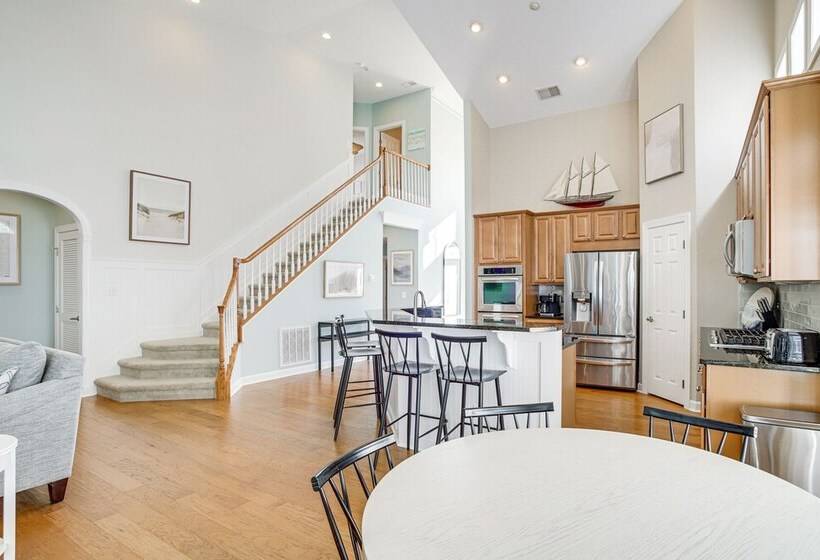 Family Friendly Rehoboth Beach Home W/ Hot Tub