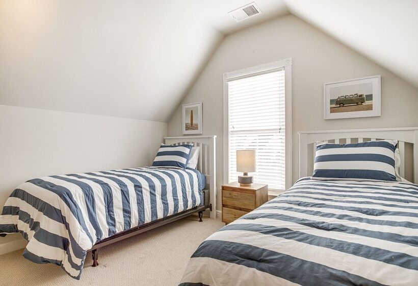 Family Friendly Rehoboth Beach Home W/ Hot Tub