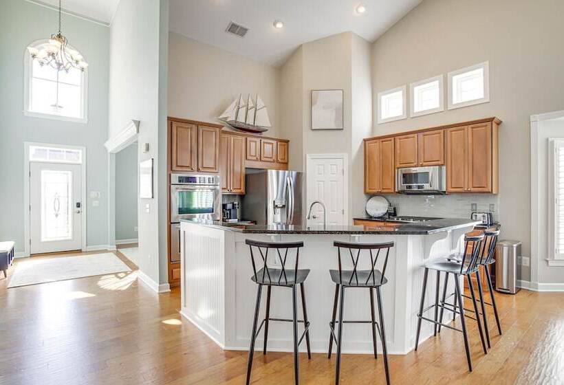 Family Friendly Rehoboth Beach Home W/ Hot Tub