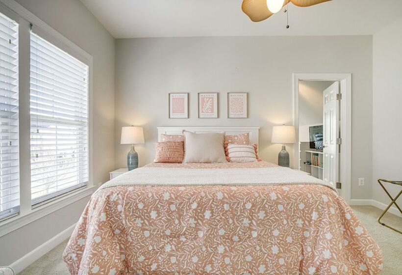 Family Friendly Rehoboth Beach Home W/ Hot Tub