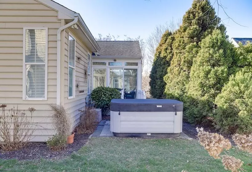 Family Friendly Rehoboth Beach Home W/ Hot Tub