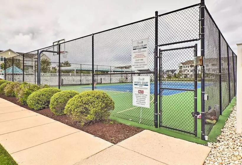 Family Friendly Rehoboth Beach Home W/ Hot Tub