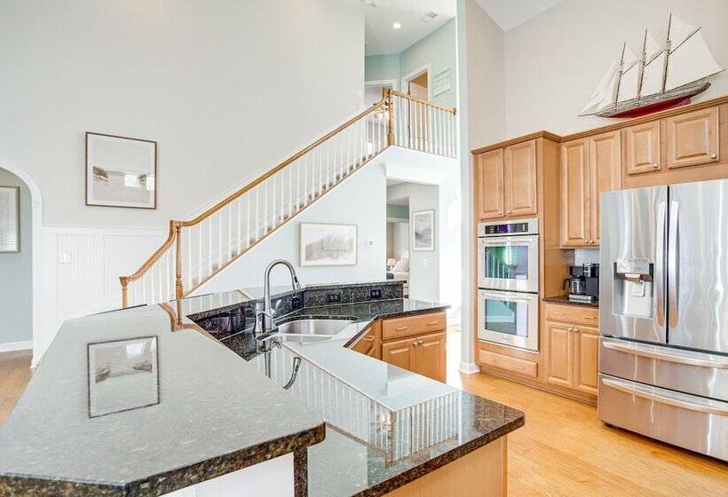 Family Friendly Rehoboth Beach Home W/ Hot Tub