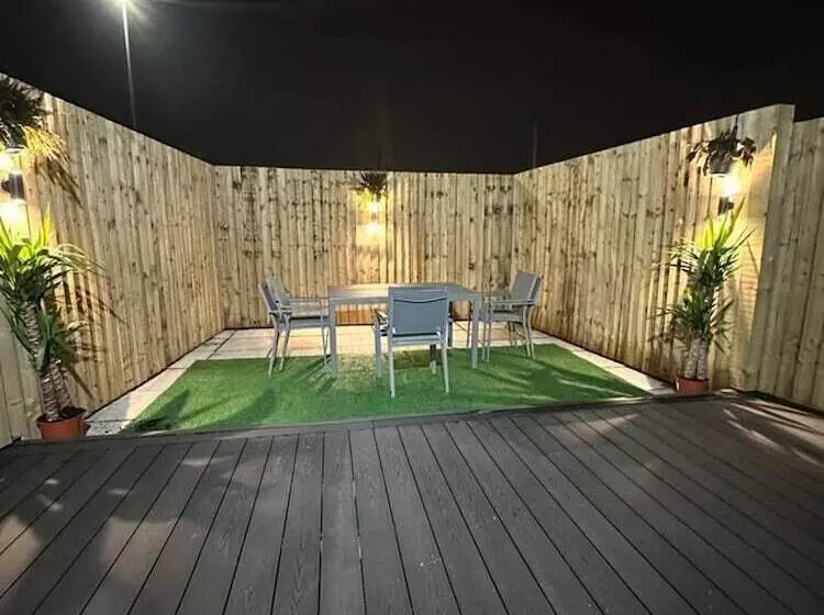 Residenssi Immaculate 4 Bed Detached House In Bootle