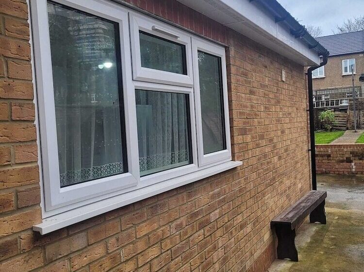 Residência Lovely 2 Bed Fully Refurbished House In London