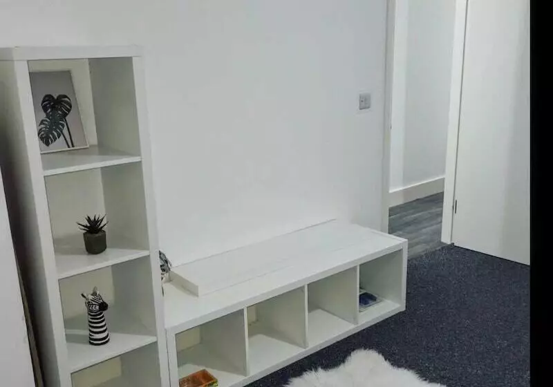 レジデンス Lovely 2 Bed Fully Refurbished House In London