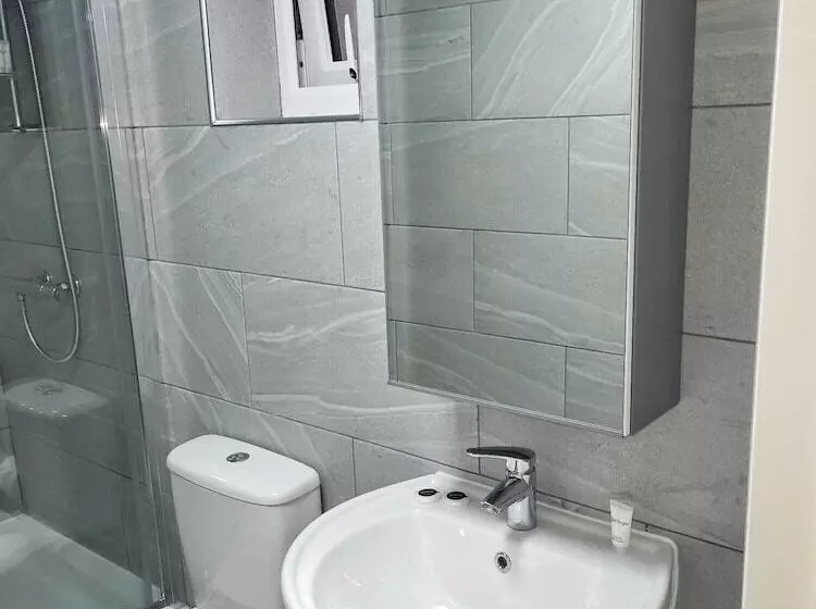 レジデンス Lovely 2 Bed Fully Refurbished House In London