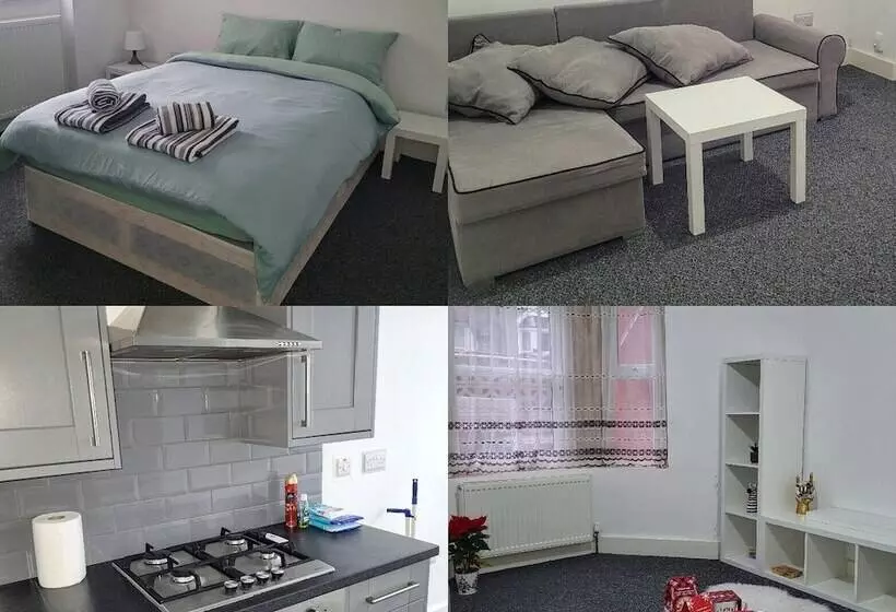 レジデンス Lovely 2 Bed Fully Refurbished House In London
