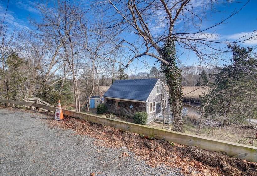 Riverfront Kingston Cottage W/ Deck, 2 Mi To Beach