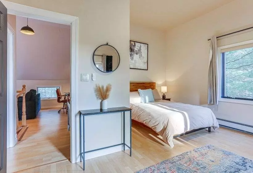 Secluded Kerhonkson Retreat With Deck + Views!